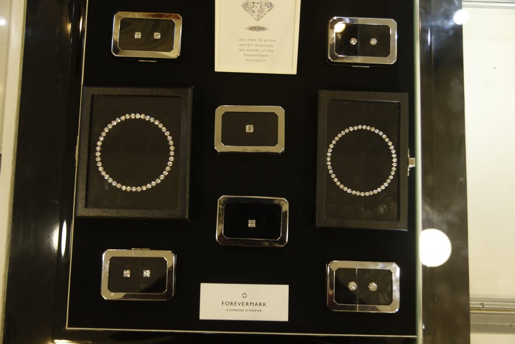 Diamond-Showcase-present-by-Forevermark-and-Apranje-Jewellers