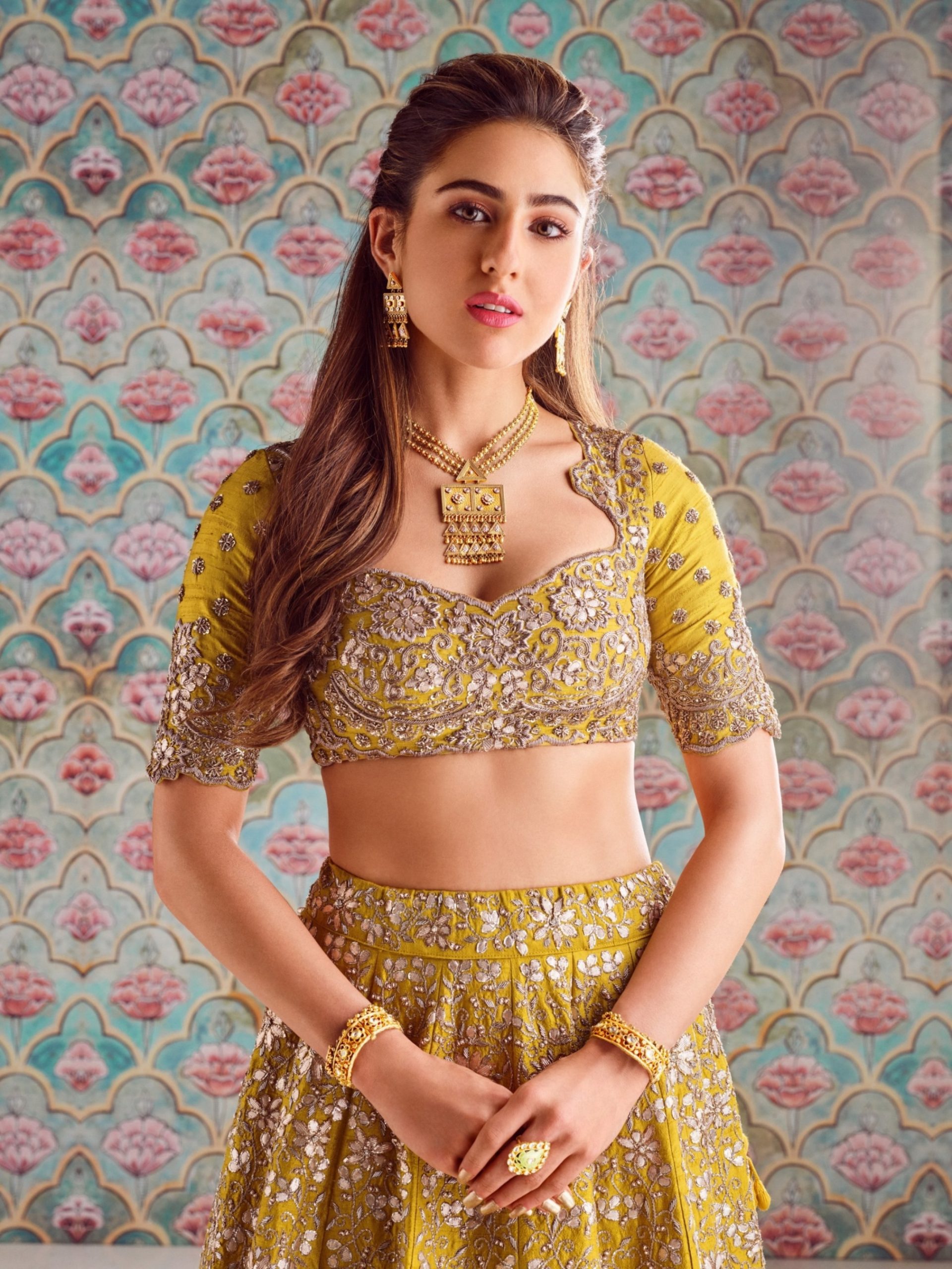 Sara Ali Khan in Tatva Collection (1) - The Retail Jeweller India