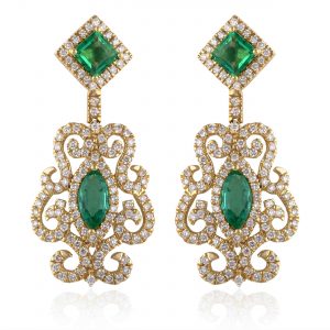 Earrings by Kohinoor Jewellers Agra