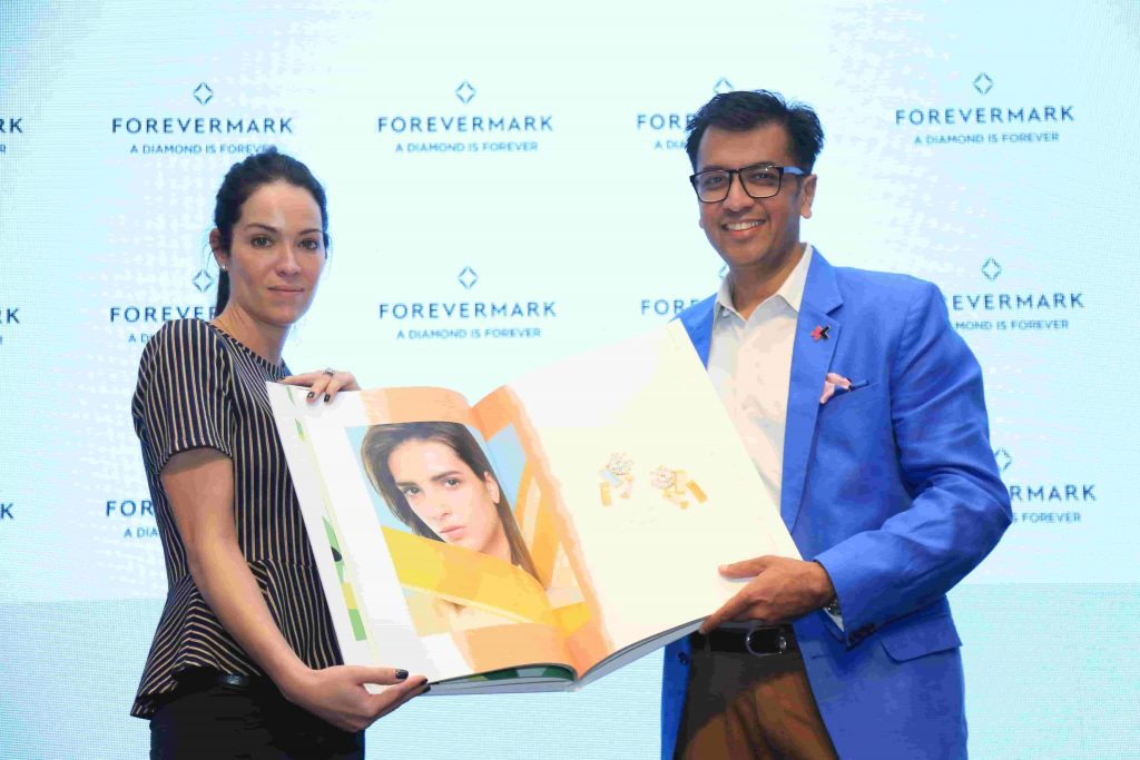 Federica Imperiali, Head of New Product Development at Forevermark and Mr. Sachin Jain, President, Forevermark India at the launch of Forevermark's Spring Summer Trends 2