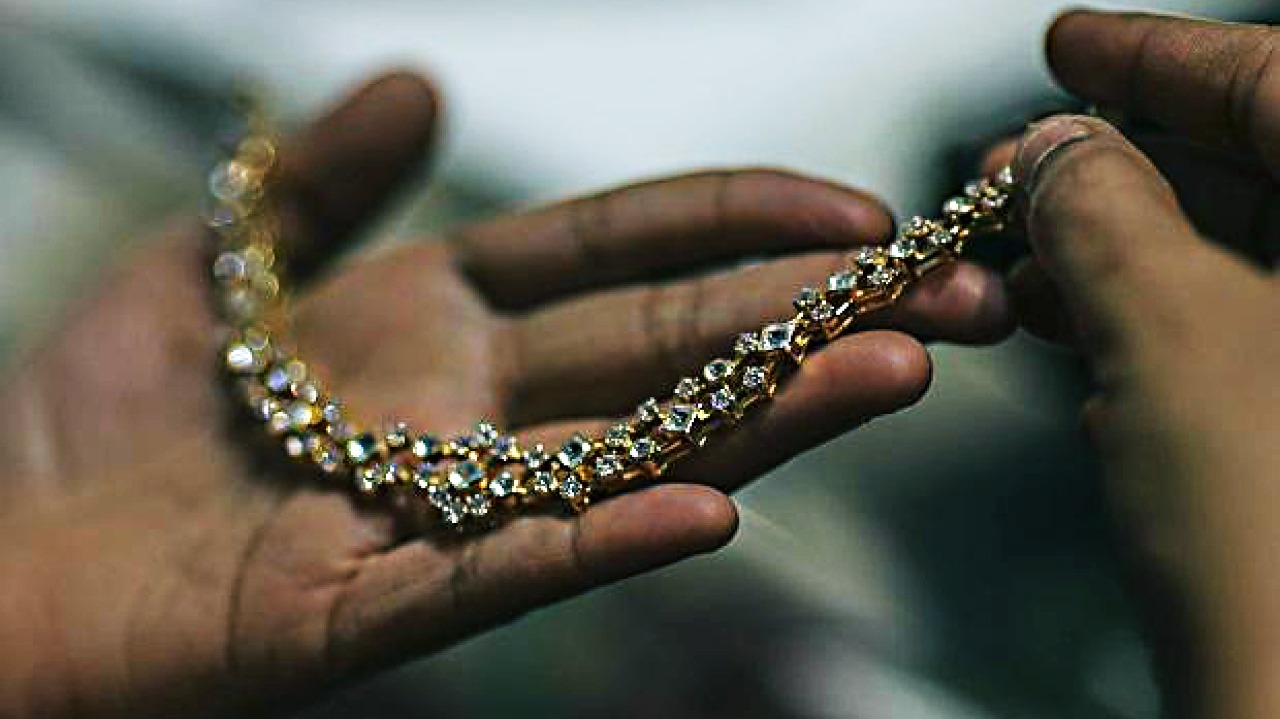 Most districts from TN, Gujarat included in hallmarking