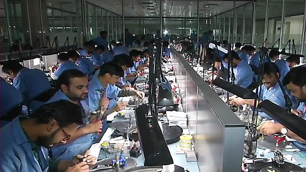 Surat diamond workers demand increase in wages