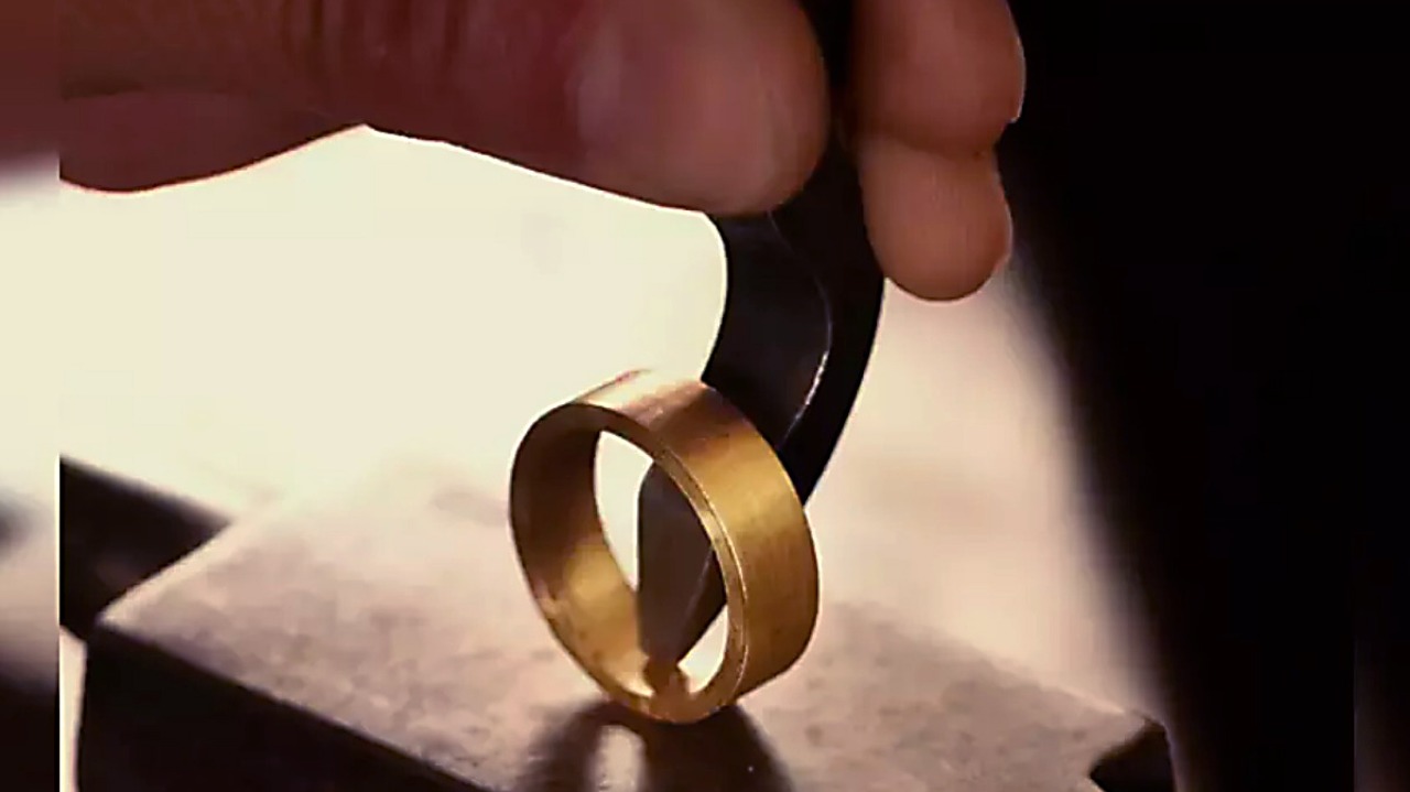 Illegal hallmarking centre closed in Hyderabad