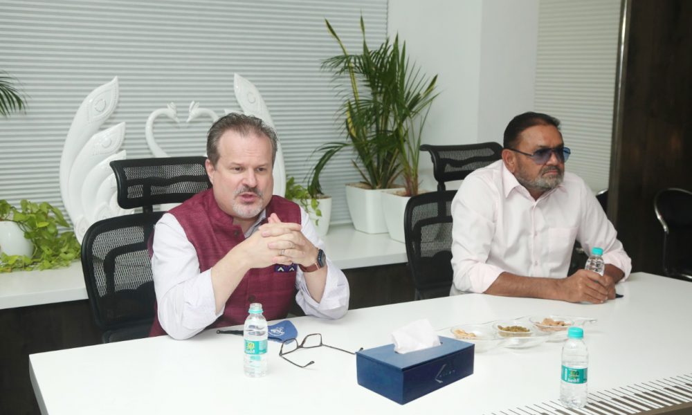 US Consul General visits Kiran Gems Private Limited