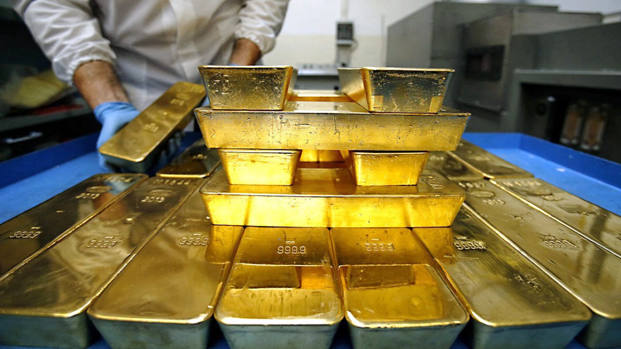 Gold imports nearly double in August as prices dip ahead of festivals