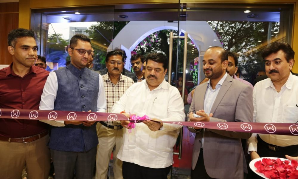 Malabar Gold and Diamonds launches new showroom in Ghatkopar