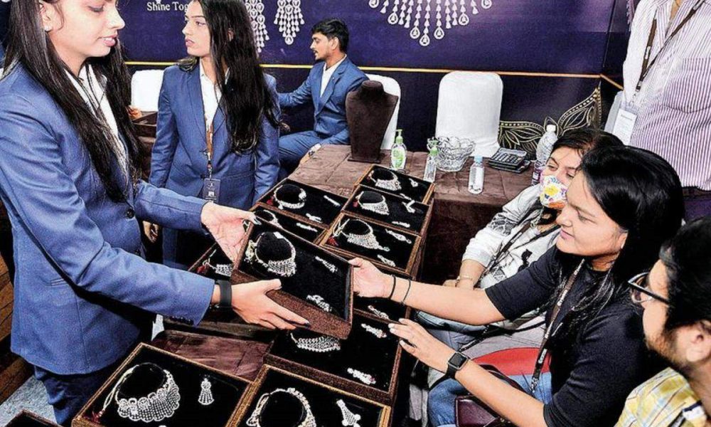 Success of Trade Diamond Jewellery Exhibition in Surat prompts organizer SJMA to make it annual affair