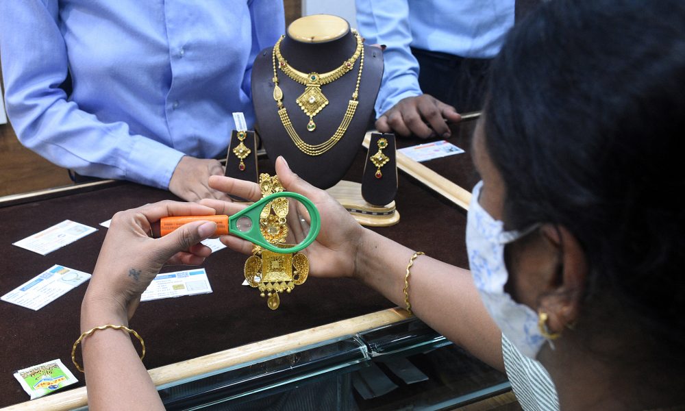 Jewellers not in a hurry to obtain hallmark licence even as deadline expires