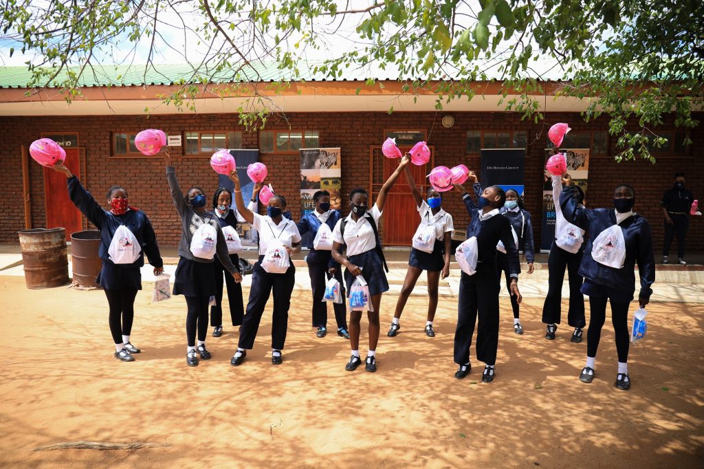 De Beers group extends partnership with WomEng