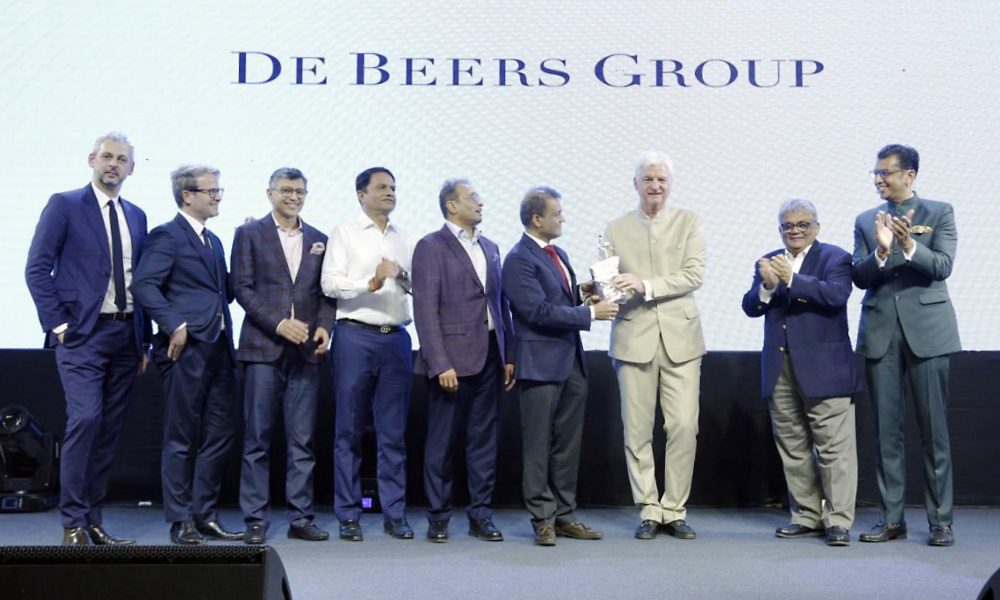 Indian diamond industry bids adieu to retiring marketing guru Stephen Lussier at a grand function in Mumbai