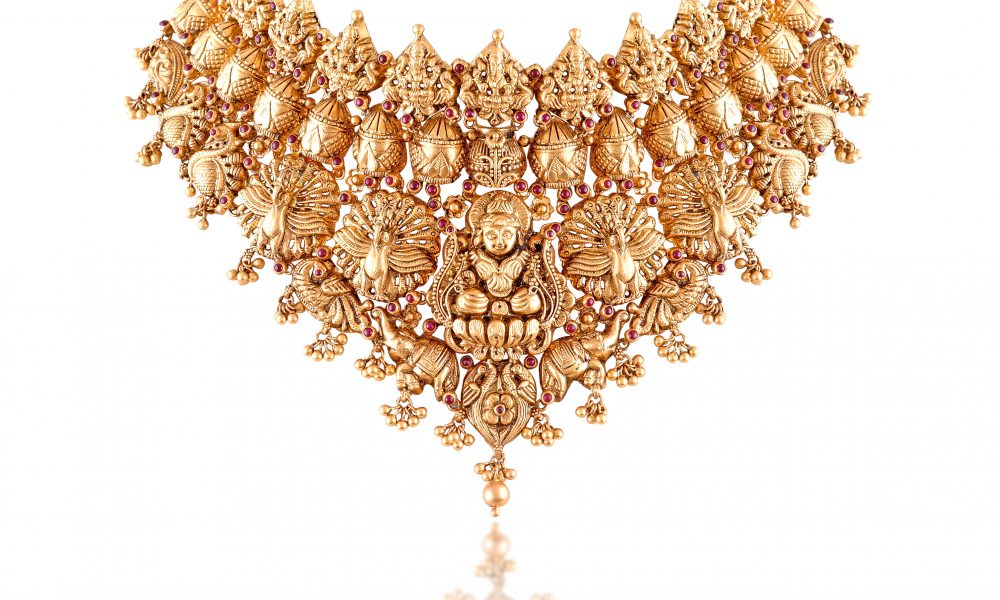 Aisshpra Gems & Jewels launch Katha Collection- a time-traveled fable entrancing the nostalgia of the golden era
