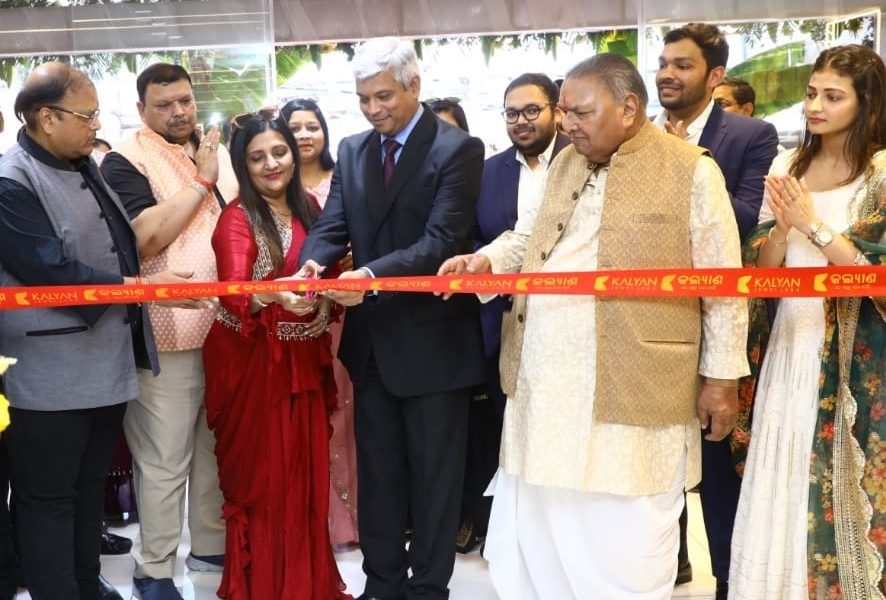 Kalyan Jewellers launches new showroom at Brahmapur in Orissa