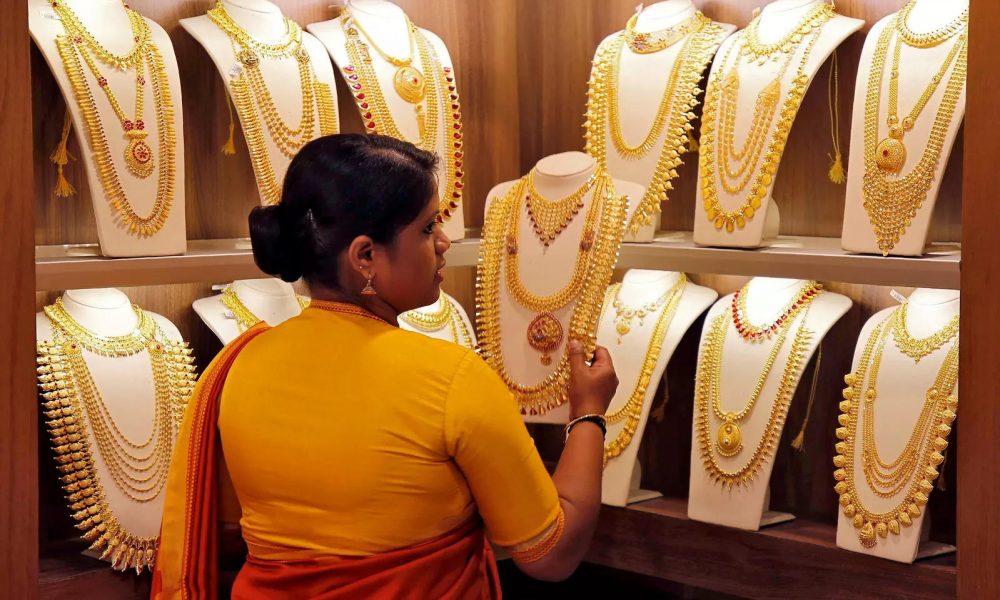 Higher gold prices dim jewellery sales in India