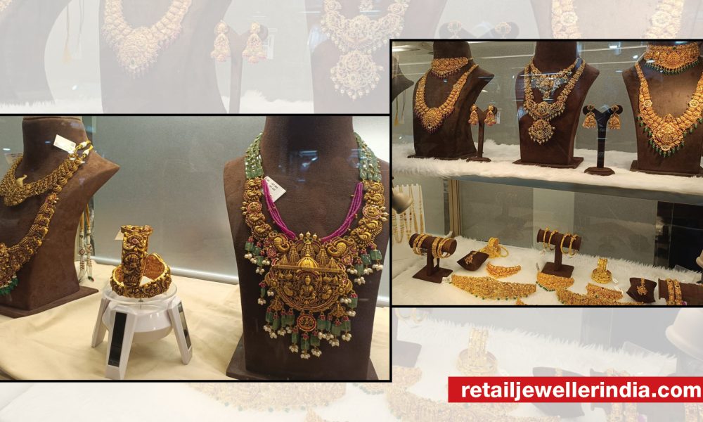 Temple gold jewellery shines bright on Day 2 of IIJS Premiere 2024 at JWCC
