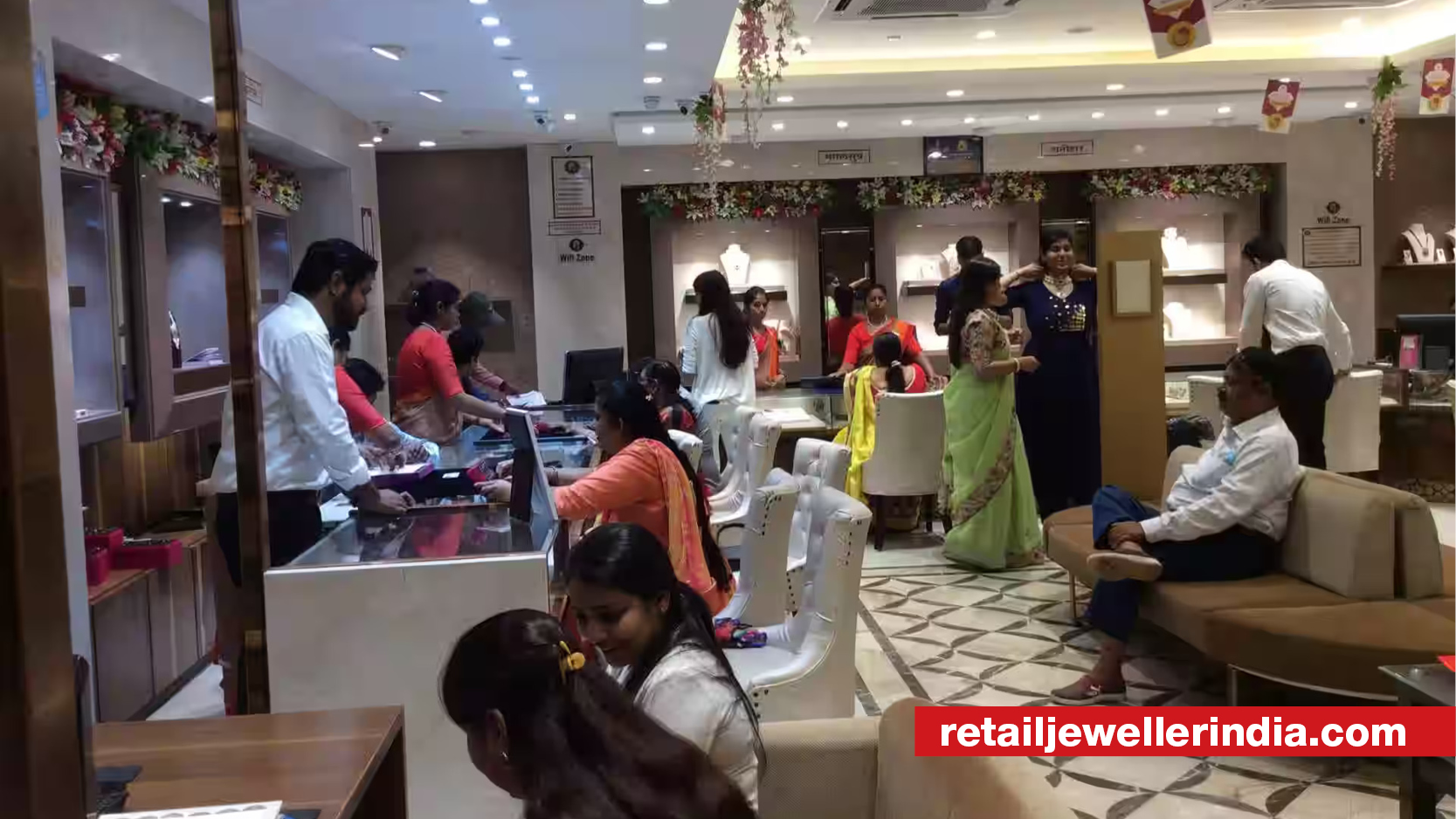 Khandelwal Jewellers completes 15 years of staff family welfare, donates uniforms to children of employees