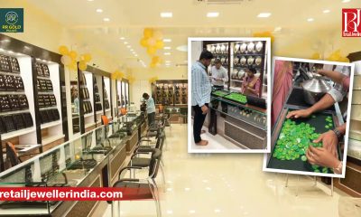 Customers participate in RR Gold Palace's fourth Swarna Bumper Yojana lucky draw at its Arkalgud showroom.