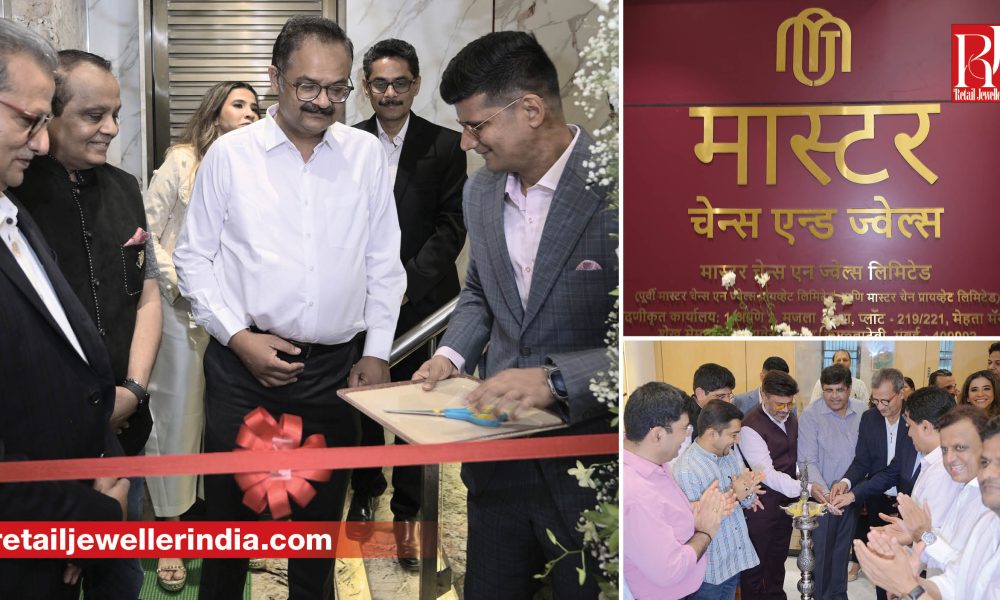 Master Chains & Jewels celebrates the opening of its new store in Zaveri Bazaar, Mumbai, with a ribbon-cutting ceremony, brand signage and lamp-lighting attended by jewellery industry representatives.