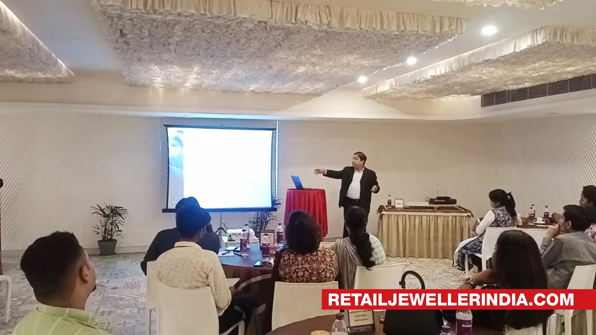 retail jeweller india